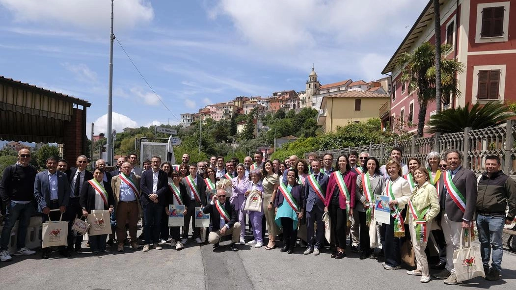 Sala gremita per il raduno dell’associazione nel luogo in cui venne costituita. Bertoni ricorda commosso la collega Paola Giannarelli che fu tra fondatori. Sala gremita per il raduno dell’associazione nel luogo in cui venne costituita. Bertoni ricorda commosso la collega Paola Giannarelli che fu tra fondatori.