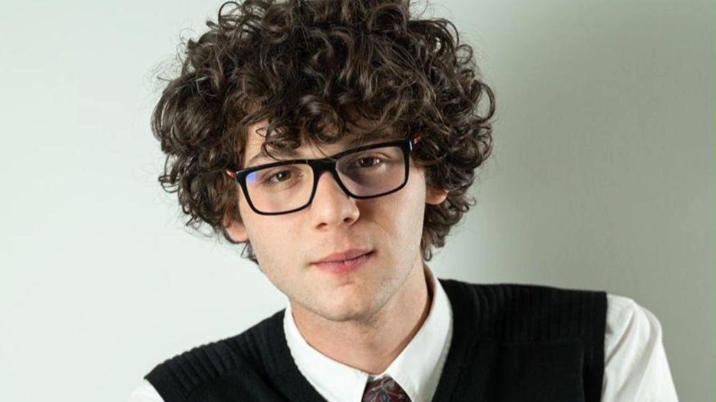 Edoardo Prati il ventenne che ha saputo portare sui social i grandi classici della letteratura conquistando i giovani Edoardo Prati il ventenne che ha saputo portare sui social i grandi classici della letteratura conquistando i giovani
