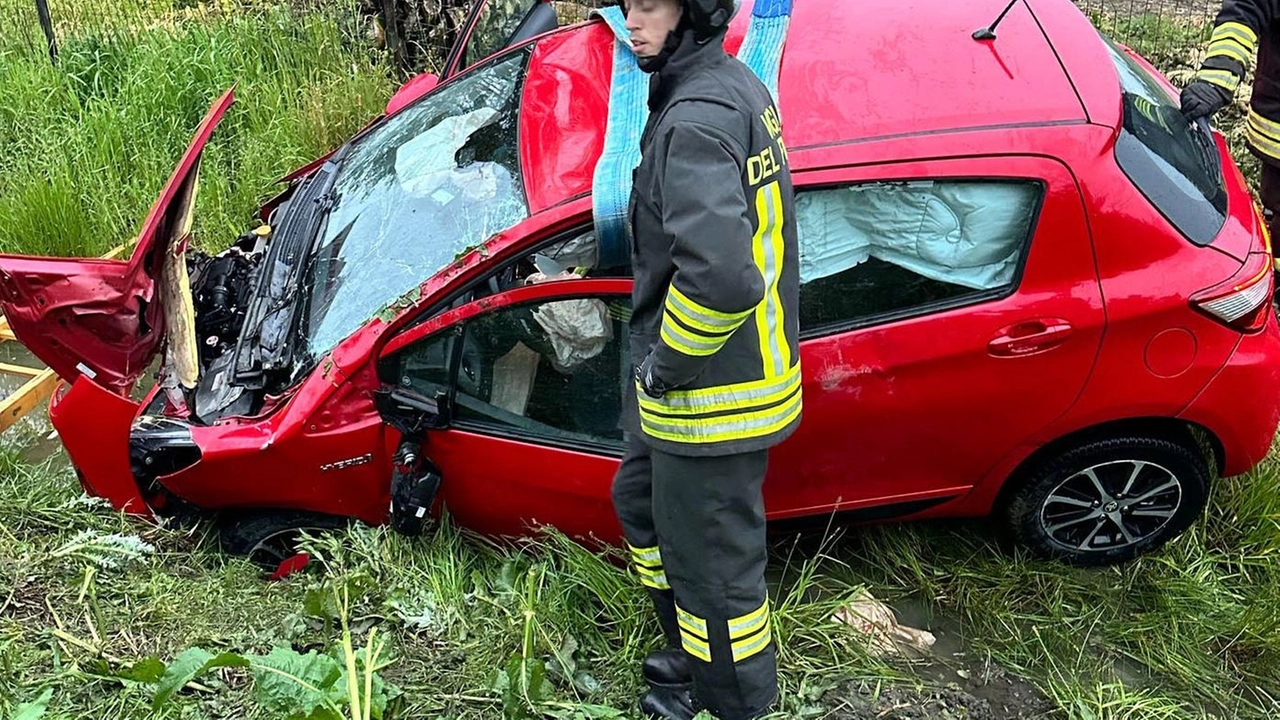 La Yaris rossa condotta da N’Diaye finita nella scarpata dopo Ferrara Sud.