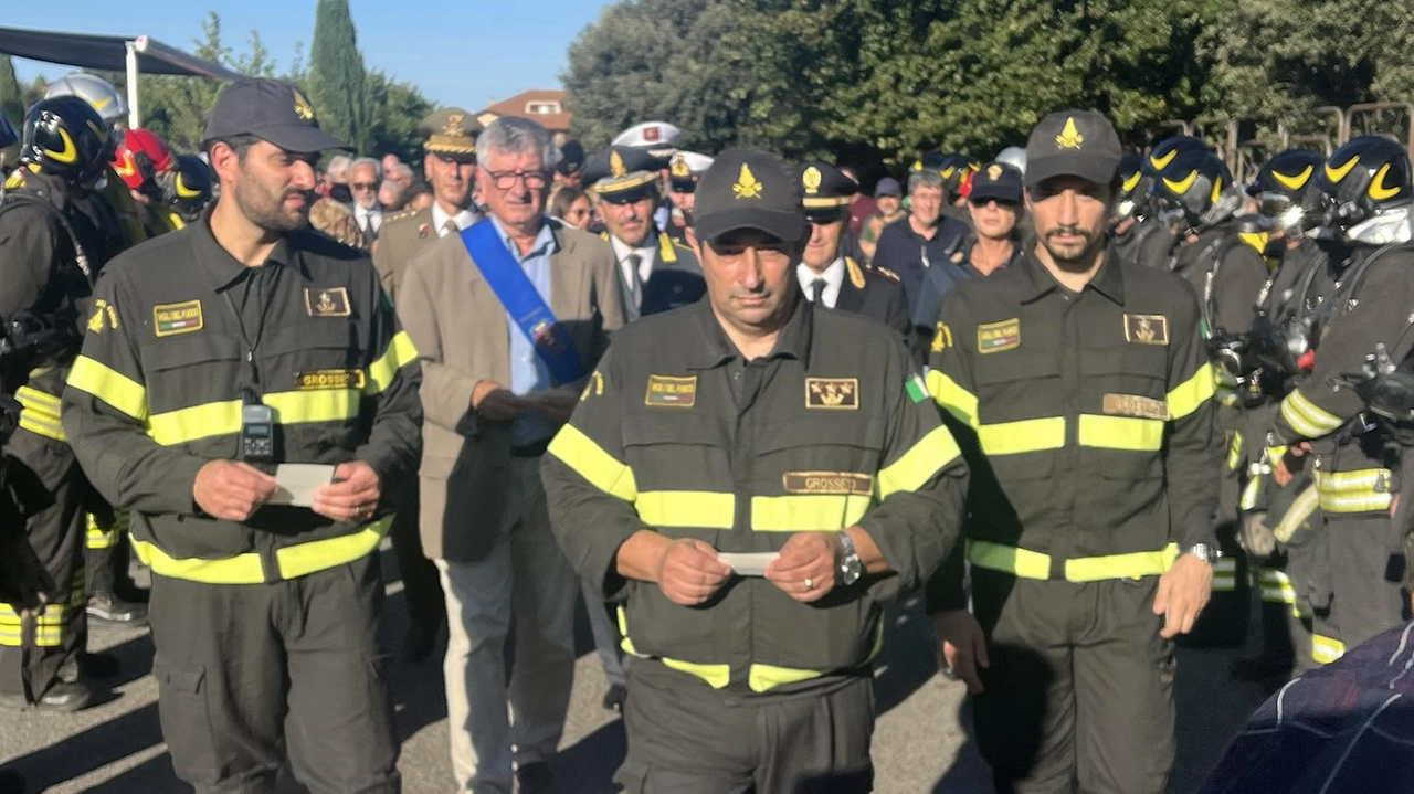 Doppia cerimonia ieri, in via Stati Uniti e nel Parco di via Giotto. Le parole del comandante Bonfiglio