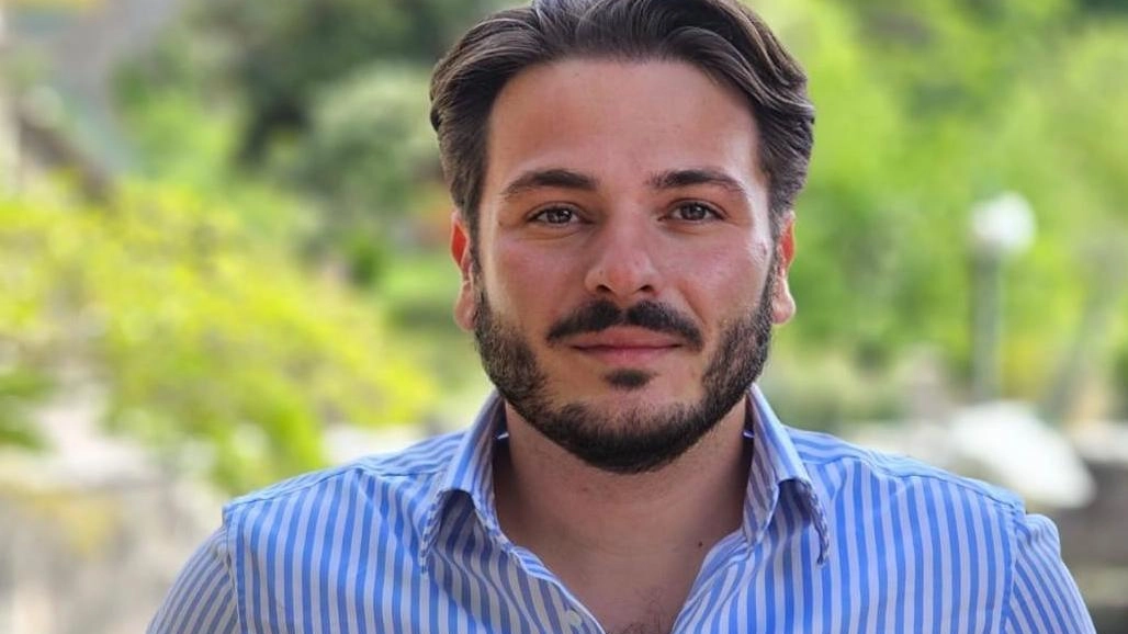 Il vicesindaco di Santa Fiora Francesco Biondi illustra il nuovo servizio «Punto Digitale Facile» Il vicesindaco di Santa Fiora Francesco Biondi illustra il nuovo servizio «Punto Digitale Facile»