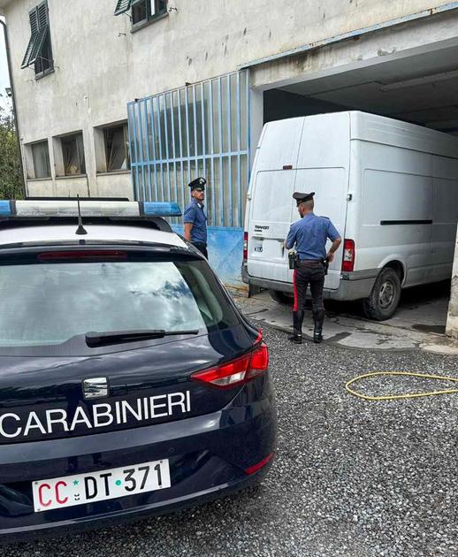 Sventato furto di rame in un deposito. I banditi sorpresi dai carabinieri Sventato furto di rame in un deposito. I banditi sorpresi dai carabinieri