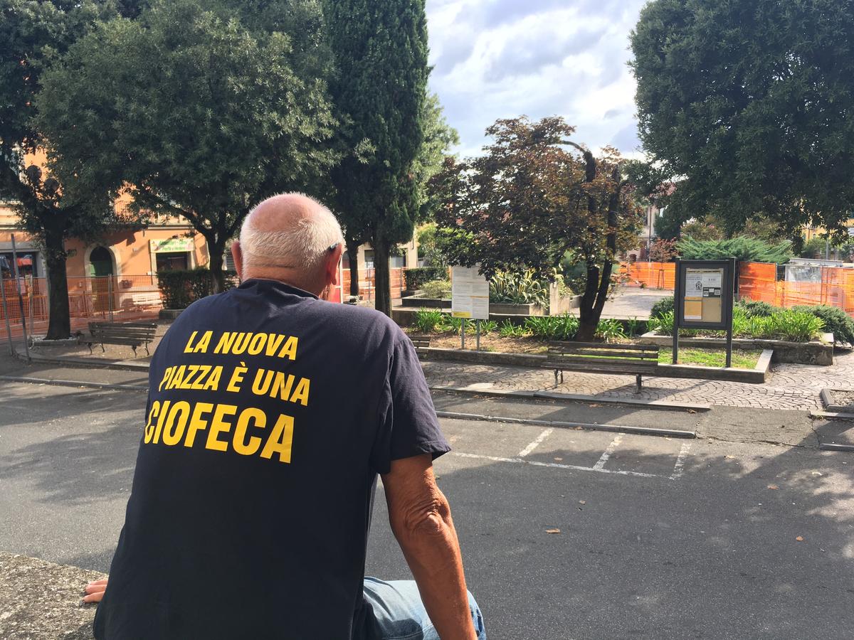 “La piazza è pericolosa”, petizione degli abitanti contro la ristrutturazione “La piazza è pericolosa”, petizione degli abitanti contro la ristrutturazione