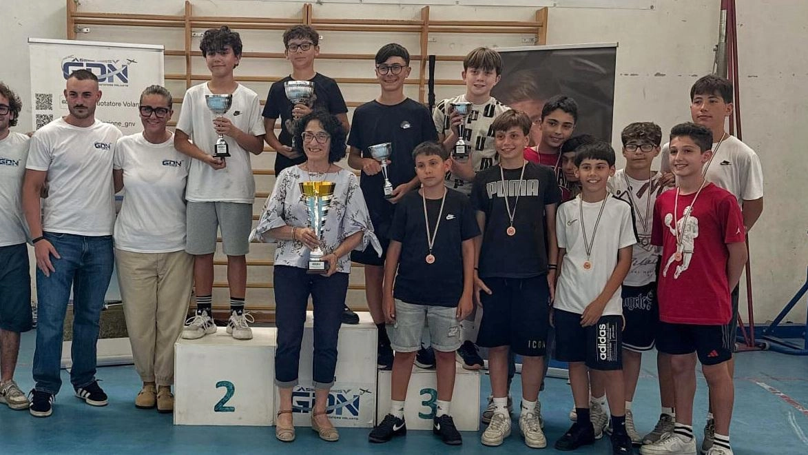 Il. Memorial di Tennistavolo Giacomo Di Napoli si è svolto al comprensivo Sestini nella palestra intitolata al giovane campione aglianese e. ha coinvolto ventisei studenti Il. Memorial di Tennistavolo Giacomo Di Napoli si è svolto al comprensivo Sestini nella palestra intitolata al giovane campione aglianese e. ha coinvolto ventisei studenti