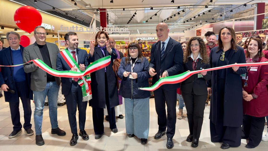 taglio nastro 50esima