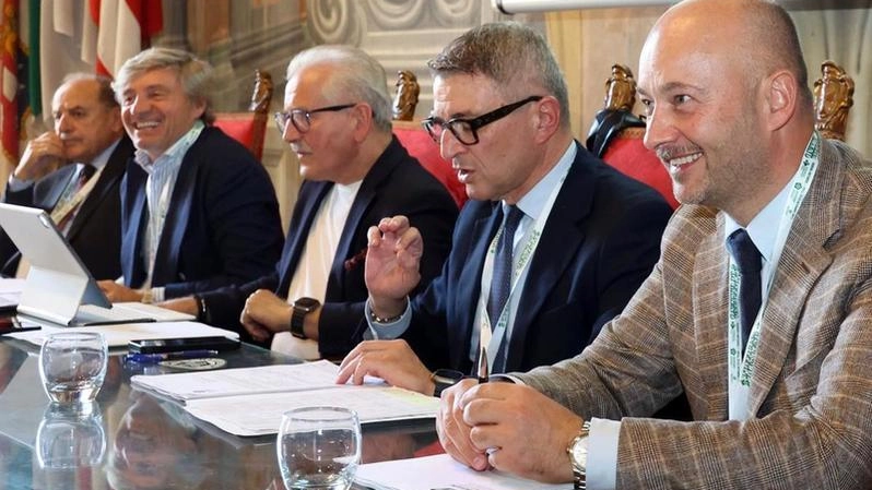 Il seminario in Sala Baleari riunisce esperti e rappresentanti istituzionali. Sanitari, Assofarm e la presenza di esponenti nazionali.