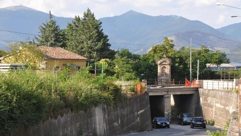 L’intervento richiederà. tre giorni di lavoro, dalle 7 di sabato 22 alle 5 di lunedì 24 marzo, e comporterà una diversa viabilità veicolare e pedonale L’intervento richiederà. tre giorni di lavoro, dalle 7 di sabato 22 alle 5 di lunedì 24 marzo, e comporterà una diversa viabilità veicolare e pedonale