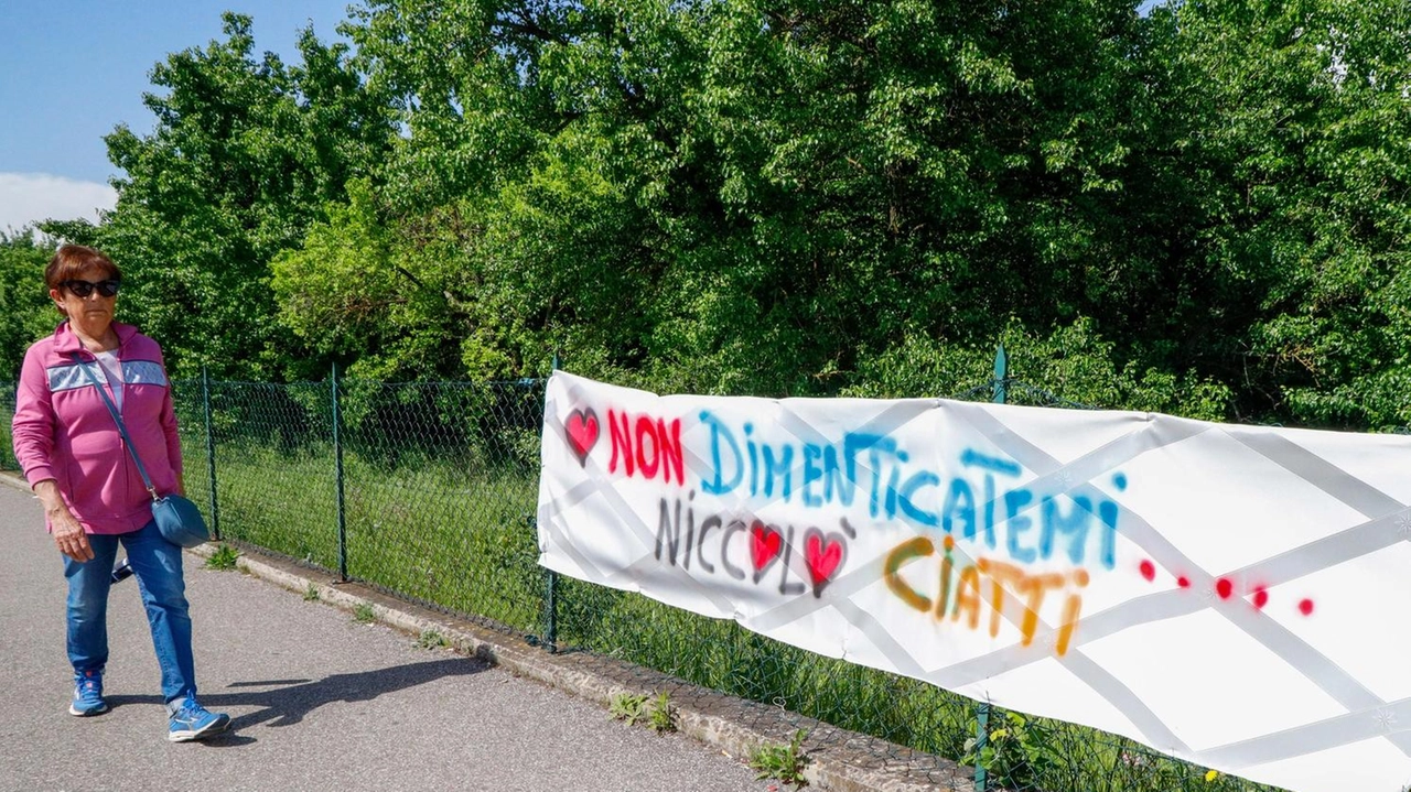 Vandalizzati cinque cartelli. Luigi Ciatti: "Li abbiamo sostituiti. La città non ha mai dimenticato mio figlio"
