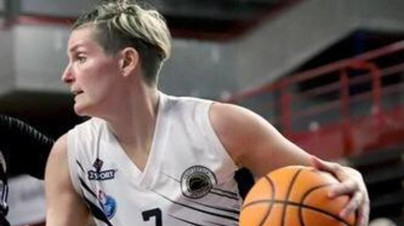 Elisa Templari capitano della Cestistica Spezzina con cui gioca da 18 anni Elisa Templari capitano della Cestistica Spezzina con cui gioca da 18 anni