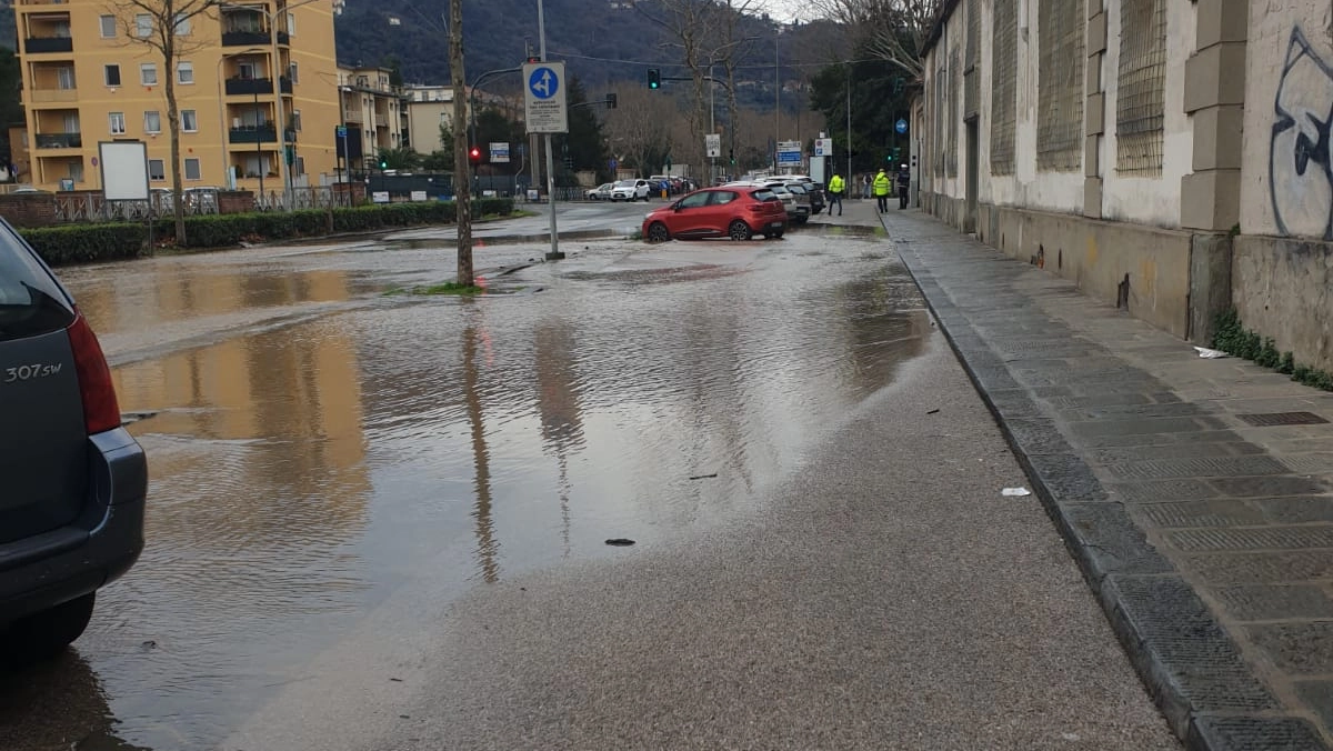 Viale Amendola è rimasta chiusa al traffico fino alle 13.30