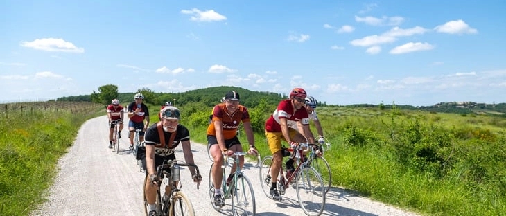 Ciclismo, un fine settimana con l'Eroica Montalcino per ciclisti storici