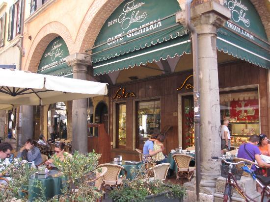 Quando Salza inventò il gelato Pinguino e divenne l’icona di Borgo
