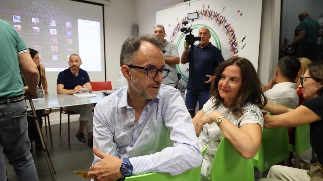 Giani, la notte dell’incoronazione: "Accetto con responsabilità". Risiko di progetti, deroghe e liste