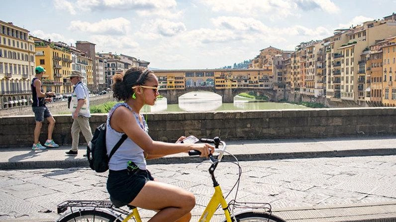 Firenze è 37esima per piste ciclabili: 12 metri ogni 100 abitanti Firenze è 37esima per piste ciclabili: 12 metri ogni 100 abitanti