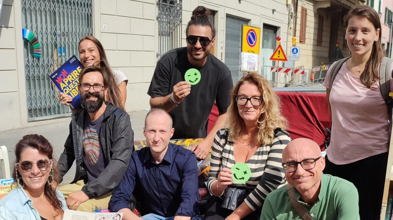 A Prato, la manifestazione "Piazza in movimento" ha attirato molti cittadini in risposta al degrado della zona. Attività sportive, intrattenimento e informazioni sulla mobilità sostenibile hanno animato la giornata, con la speranza di replicare l'iniziativa. A Prato, la manifestazione "Piazza in movimento" ha attirato molti cittadini in risposta al degrado della zona. Attività sportive, intrattenimento e informazioni sulla mobilità sostenibile hanno animato la giornata, con la speranza di replicare l'iniziativa.