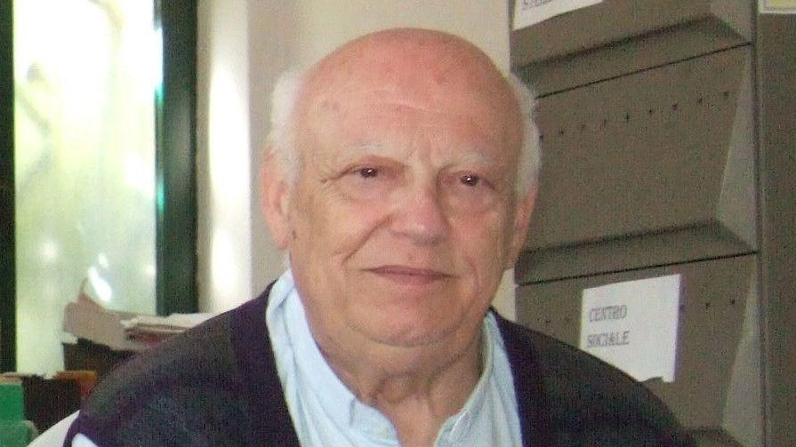 Lo sfogo dei volontari: "La consegna era per inizio gennaio, ma...". Intanto cresce il numero delle persone che si rivolgono alla struttura. Sono oltre 15mila e di questi circa la metà sono cittadini massesi. Lo sfogo dei volontari: "La consegna era per inizio gennaio, ma...". Intanto cresce il numero delle persone che si rivolgono alla struttura. Sono oltre 15mila e di questi circa la metà sono cittadini massesi.