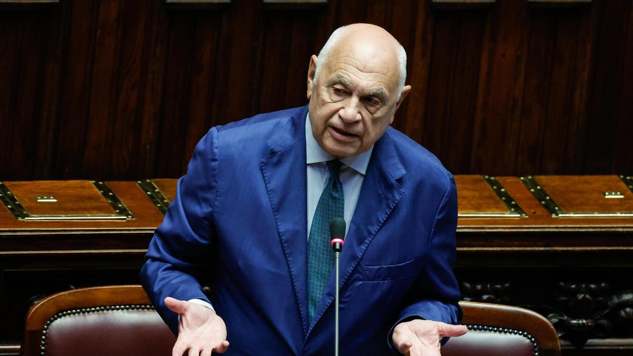 'Dato mandato di acquisre la relazione' 'Dato mandato di acquisre la relazione'