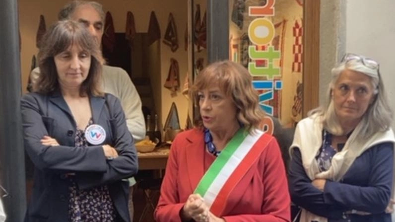 Il vice sindaco Anna Maria Celesti all’inaugurazione della sede di Viva Vittoria Il vice sindaco Anna Maria Celesti all’inaugurazione della sede di Viva Vittoria