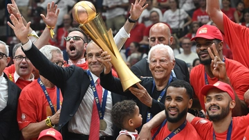 Giorgio Armani oltre la moda: quella passione per il basket, riportando l’Olimpia Milano agli antichi fasti