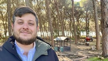 Il vicesindaco Baietti : "A breve tutta la zona tornerà fruibile: lavori nei vialetti, altalene e scivoli". Sta per concludersi anche tutta la potatura dei melograni che sono in via Amendola.