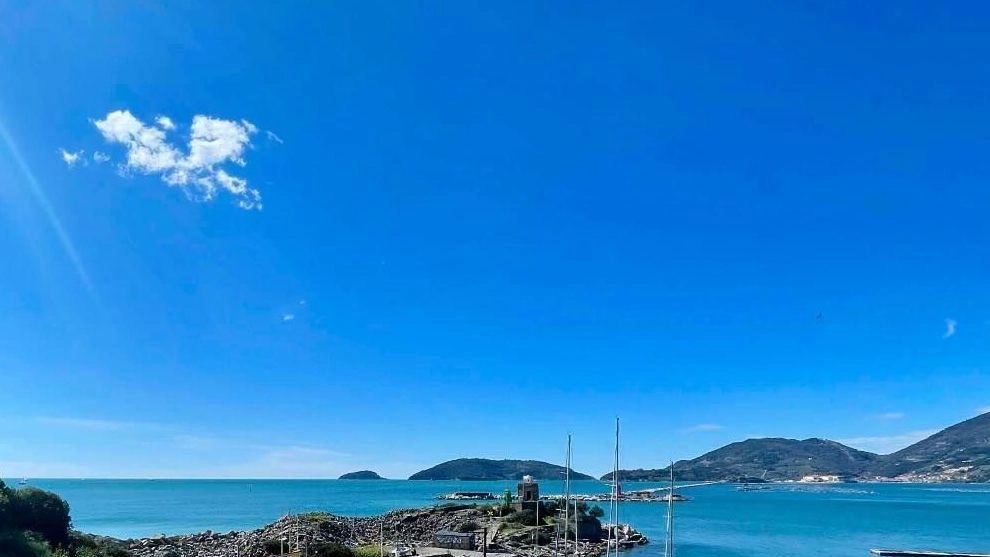 Una panoramica della Scuola di Mare di Santa Teresa, nel comune di Lerici Una panoramica della Scuola di Mare di Santa Teresa, nel comune di Lerici