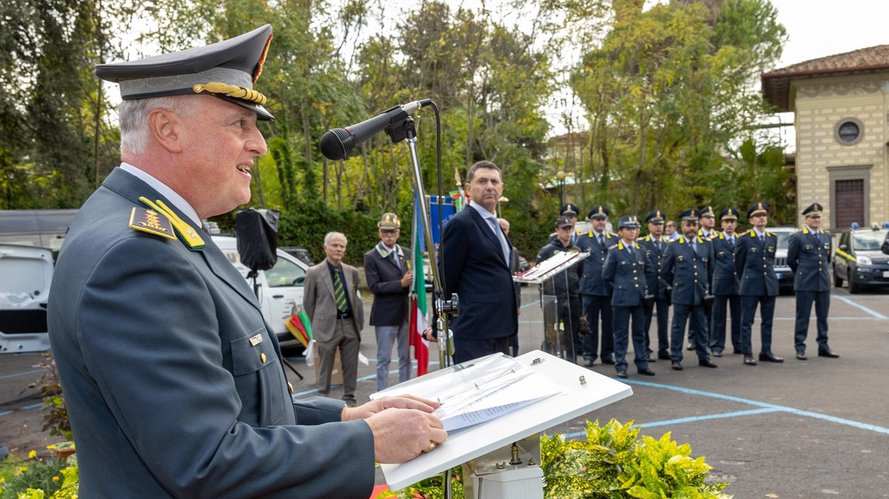 In occasione della cerimonia inaugurata una stele commemorativa. Il comandante Lampone: "Fieri del positivo rapporto con la comunità". In occasione della cerimonia inaugurata una stele commemorativa. Il comandante Lampone: "Fieri del positivo rapporto con la comunità".