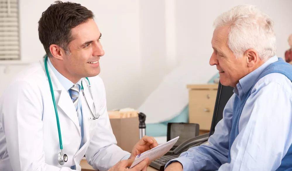 https://www.lanazione.it/image-service/view/acePublic/alias/contentid/M2U1MDc3YWItMWJmOC00/0/il-medico-bacci-va-in-pensione-da-oggi-1-500-pazienti-scoperti.jpeg?f=1.91:1&w=1200