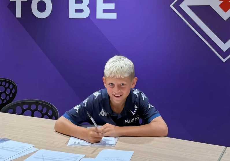 https://www.lanazione.it/image-service/view/acePublic/alias/contentid/M2U1YTBkYTgtNmJkMS00/0/dallucraina-a-follonica-il-baby-campione-della-fiorentina-salvato-dalla-passione-per-il-pallone.jpeg?f=1.91:1&w=1200