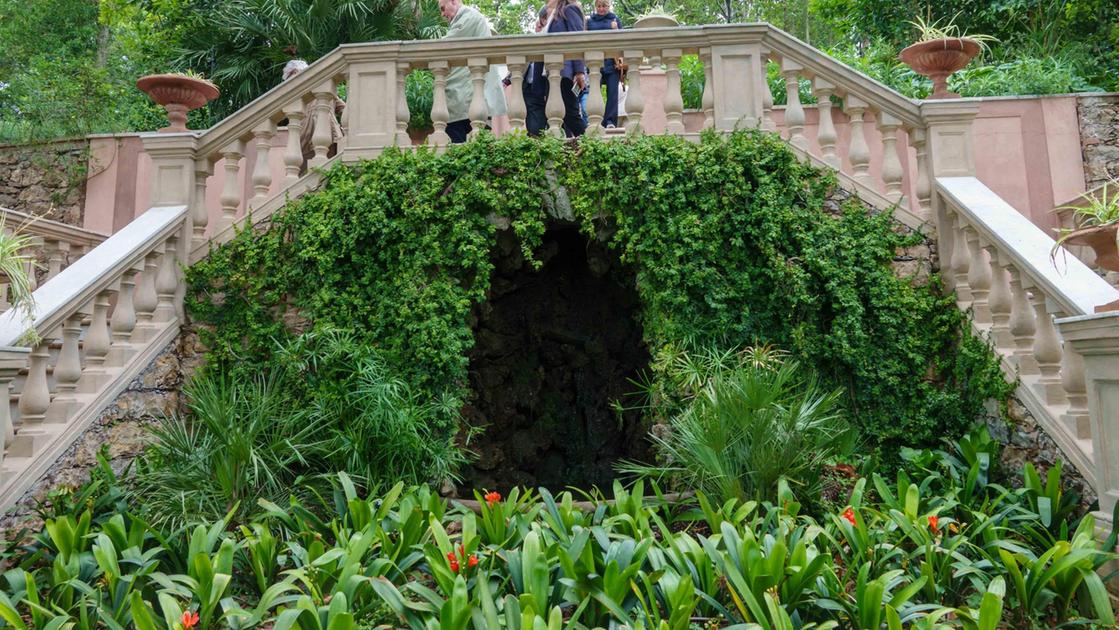 https://www.lanazione.it/image-service/view/acePublic/alias/contentid/M2U2NjhkODMtZjQ3My00/0/storia-e-bellezza-vanno-a-braccetto-rinasce-il-giardino-di-villa-rezzola.jpeg?f=16:9&w=1200&h=630