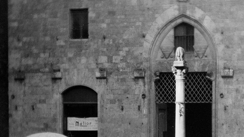 Vincenzo Balocchi, Piazza Tolomei, Siena, 28 agosto 1932, Archivi Alinari Vincenzo Balocchi, Piazza Tolomei, Siena, 28 agosto 1932, Archivi Alinari