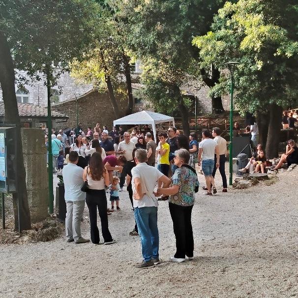 https://www.lanazione.it/image-service/view/acePublic/alias/contentid/M2U3MTg3NTAtZGRhOS00/0/riaperto-il-parco-del-pincio.jpeg