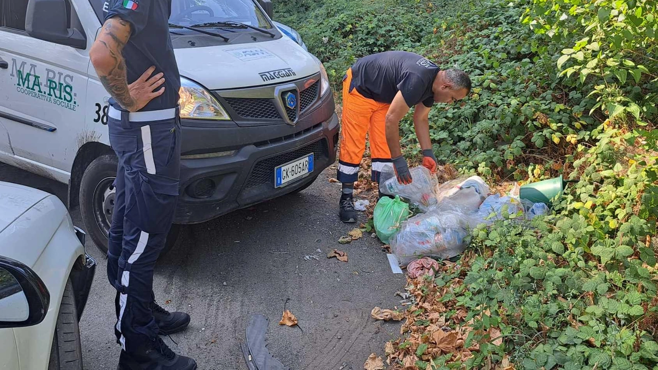 L’operazione anti discariche abusive condotta da polizia locale e Maris nel territorio di Arcola L’operazione anti discariche abusive condotta da polizia locale e Maris nel territorio di Arcola