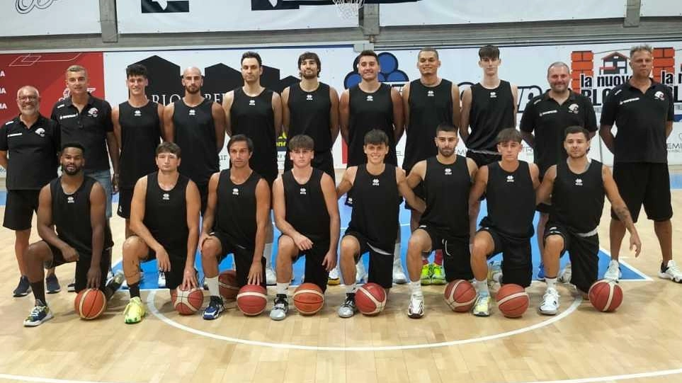 Lo Spezia Basket Tarros al completo Lo Spezia Basket Tarros al completo