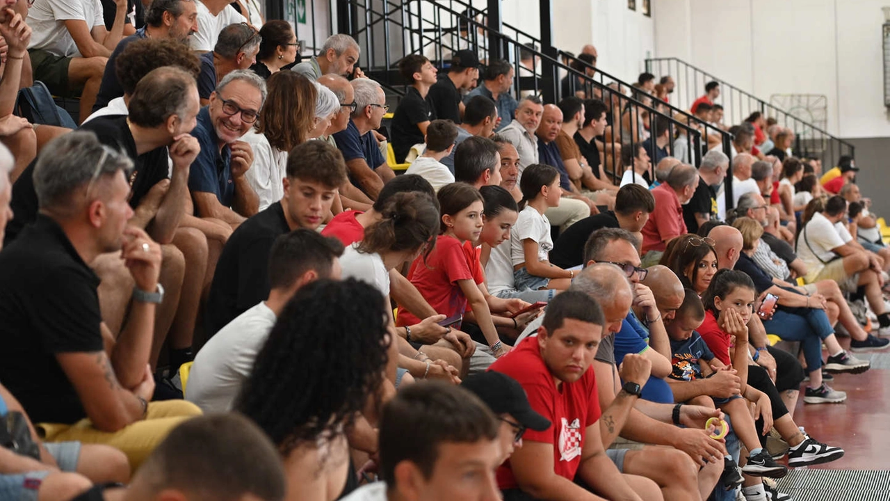 Basket: Estra Pistoia primo allenamento al Palamelo di Quarrata (Luca Castellani/Foto Castellani) Basket: Estra Pistoia primo allenamento al Palamelo di Quarrata (Luca Castellani/Foto Castellani)