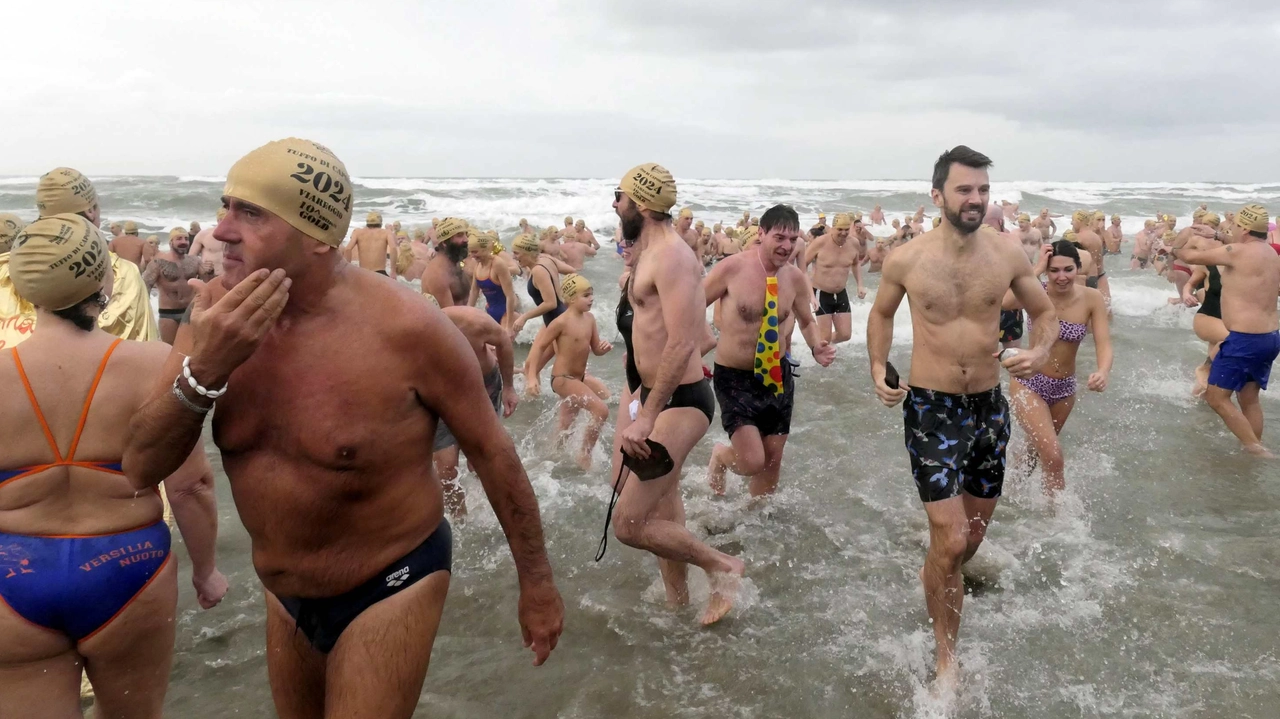 Il tuffo di Capodanno è organizzato dall’Ett con Aldo Angeli, Dimitri Ricci e Alessandro Farina Il tuffo di Capodanno è organizzato dall’Ett con Aldo Angeli, Dimitri Ricci e Alessandro Farina