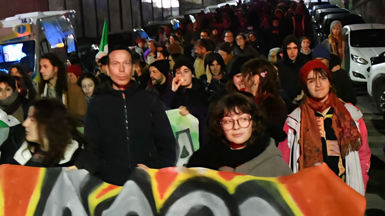 Un tavolo aperto per accendere i riflettori sul tema dell’autorecupero dei beni comuni. L’appuntamento è fissato per questa sera con... Un tavolo aperto per accendere i riflettori sul tema dell’autorecupero dei beni comuni. L’appuntamento è fissato per questa sera con...