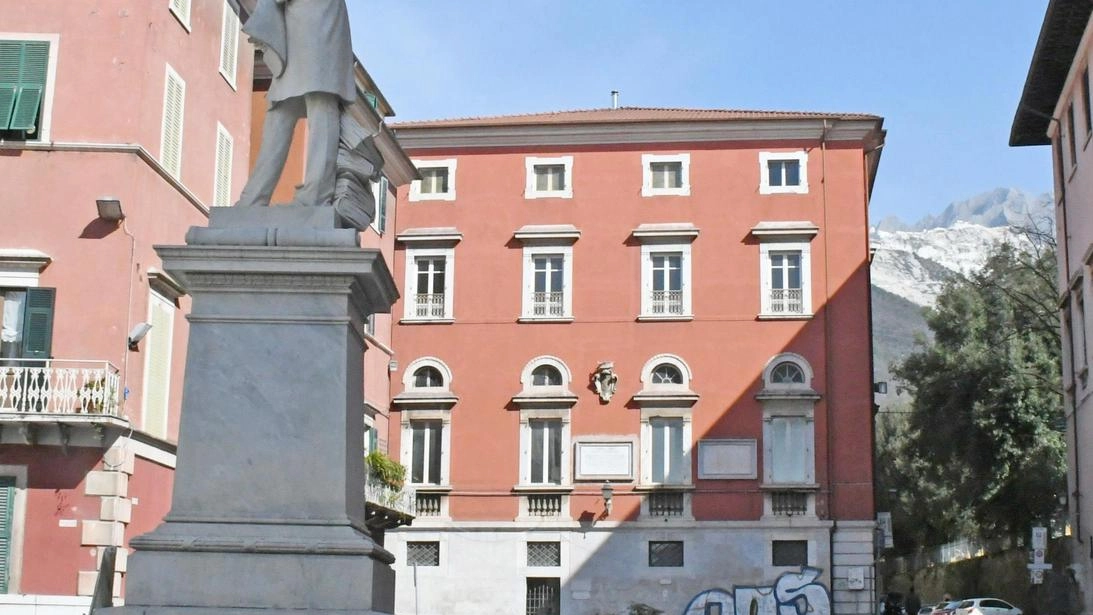 Lo storico edificio in via del Plebiscito servirà per avere spazi fruibili a scopo culturale. Il finanziamento rientra nel Bando delle periferie. Il Comune stanzierà 800mila euro. Lo storico edificio in via del Plebiscito servirà per avere spazi fruibili a scopo culturale. Il finanziamento rientra nel Bando delle periferie. Il Comune stanzierà 800mila euro.