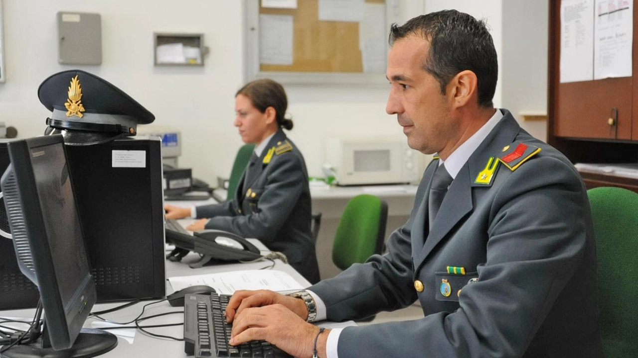 L’arresto operato dai militari della Guardia di Finanza (foto archivio) L’arresto operato dai militari della Guardia di Finanza (foto archivio)