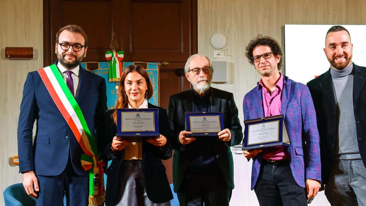 Un momento della cerimonia della scorsa edizione del Premio Pozzale Un momento della cerimonia della scorsa edizione del Premio Pozzale