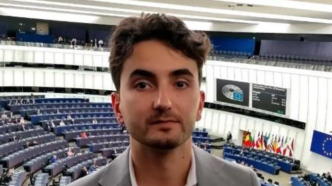 È già segretario della Lega Valtiberina e capostruttura del vicepresidente del consiglio regionale . È già segretario della Lega Valtiberina e capostruttura del vicepresidente del consiglio regionale .