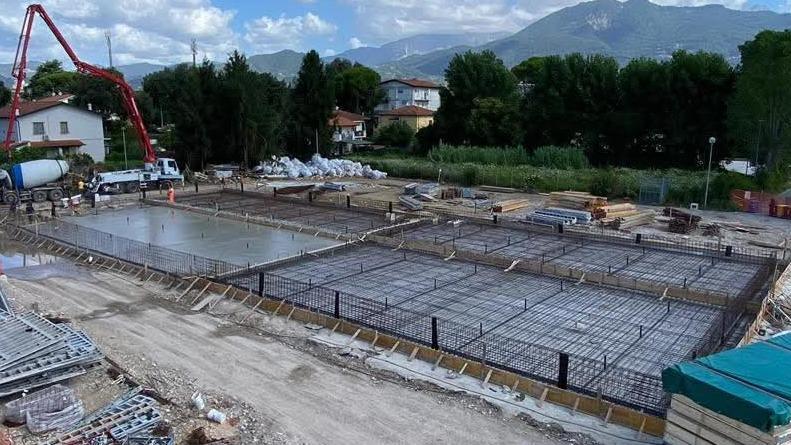 https://www.lanazione.it/image-service/view/acePublic/alias/contentid/M2VmNzRkMDEtYjIxNS00/0/piscina-lavori-spediti-il-sindaco-assicura-pronta-entro-lanno.jpeg?f=16:9&w=1200&h=630