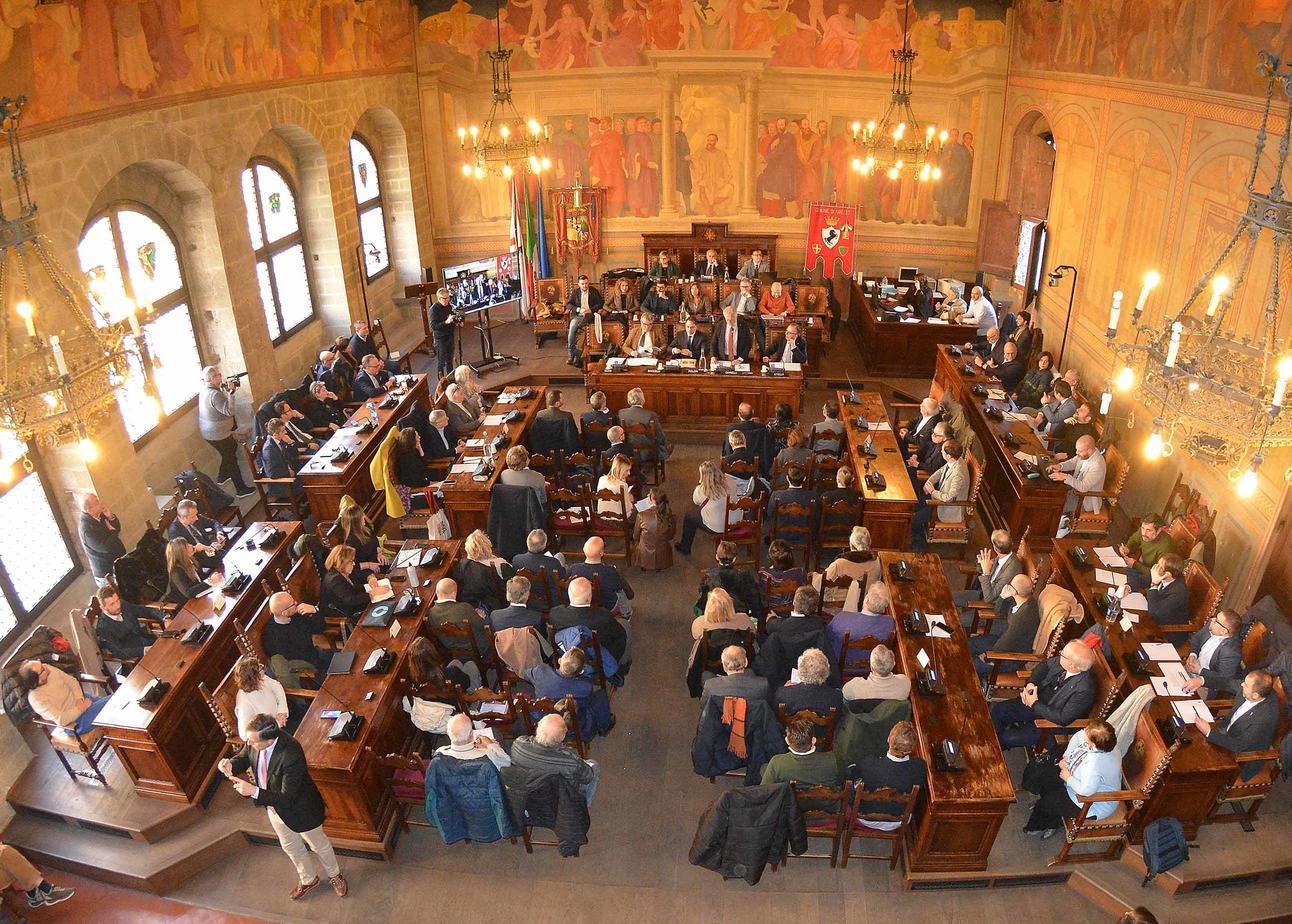 Provincia, l’appello del presidente: "Basta scontri, serve il dialogo per evitare il commissario" Provincia, l’appello del presidente: "Basta scontri, serve il dialogo per evitare il commissario"