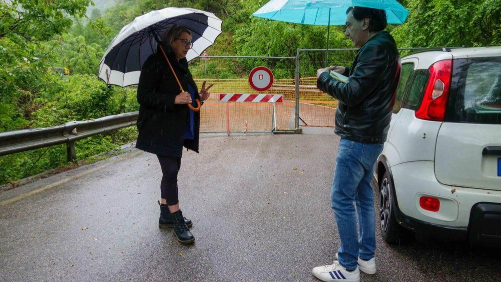 La sindaca Federica Pecunia spiega i disagi che il paese sta sopportando a causa della strada chiusa La sindaca Federica Pecunia spiega i disagi che il paese sta sopportando a causa della strada chiusa