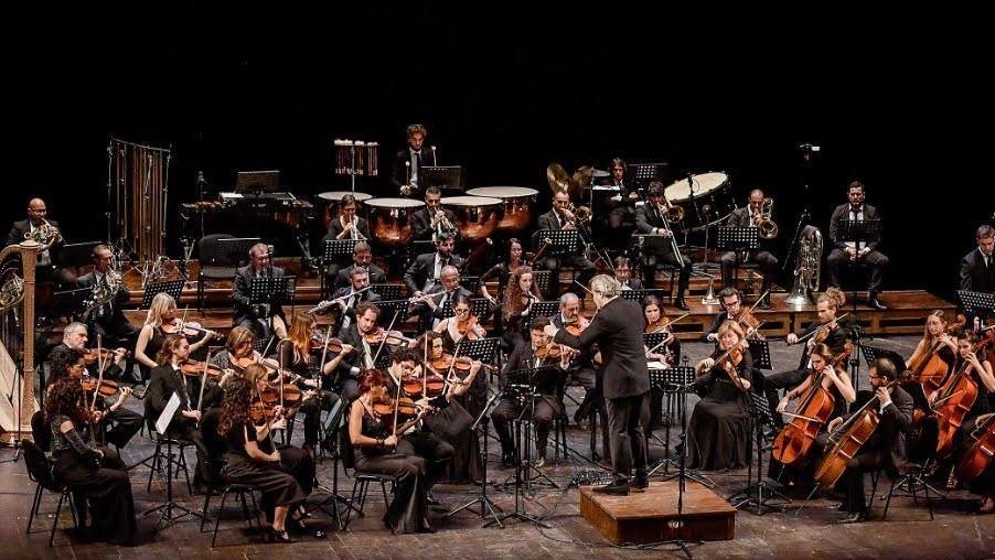 Lo spettacolo ’Vi racconto la Traviata’, incentrato sul capolavoro verdiano è affidato all’Orchestra del Teatro Goldoni di Livorno Lo spettacolo ’Vi racconto la Traviata’, incentrato sul capolavoro verdiano è affidato all’Orchestra del Teatro Goldoni di Livorno