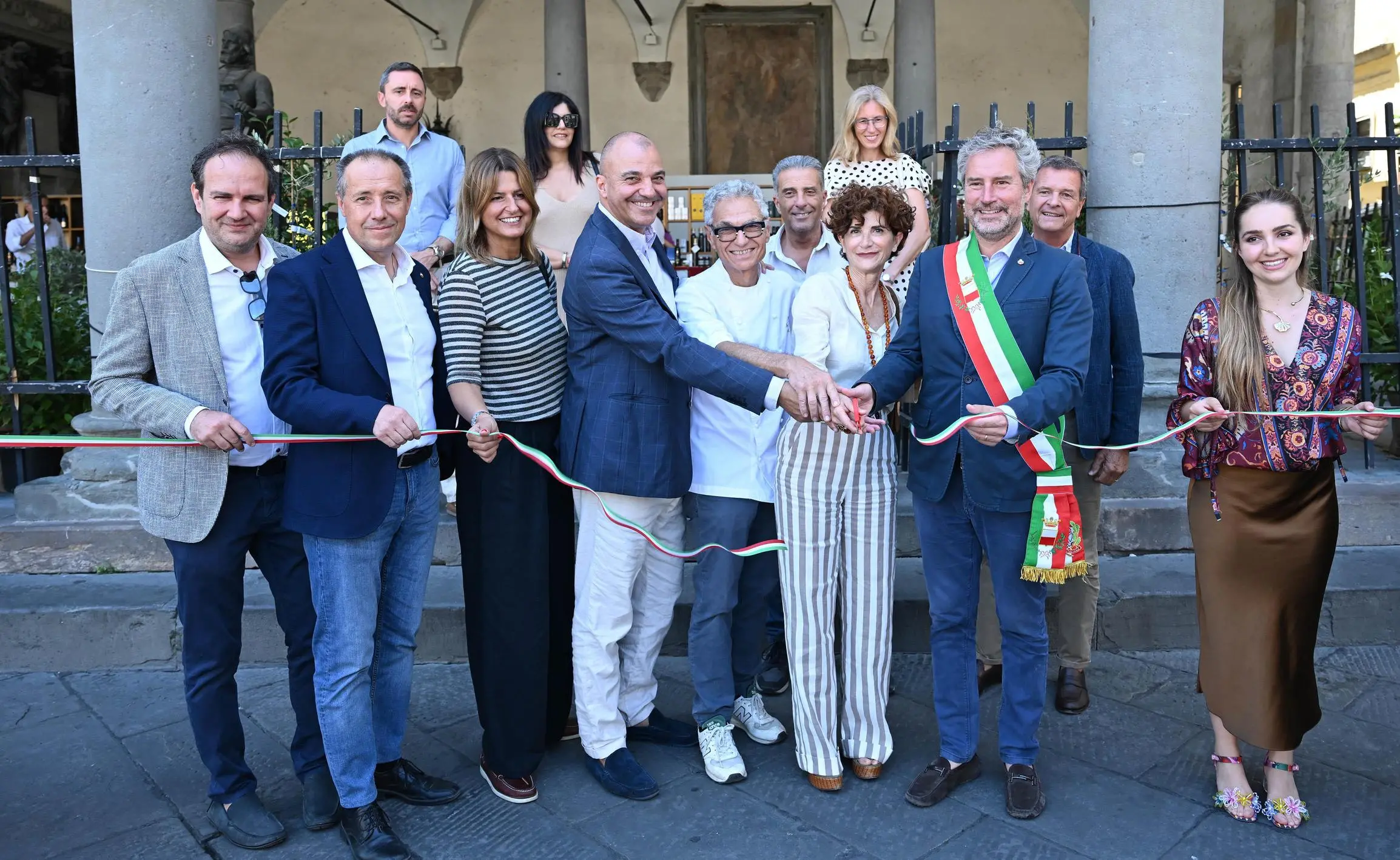 Eccellenze lucchesi. Taglio del nastro per “Extra Lucca“ e l’olio di alta qualità