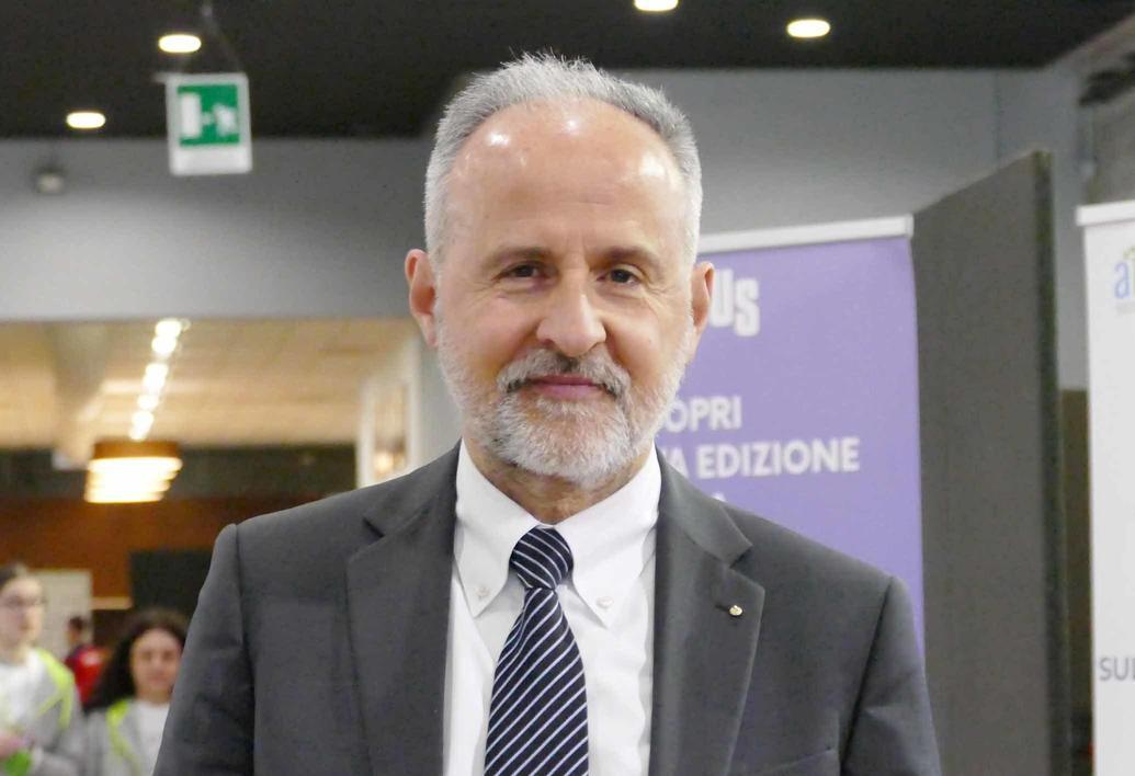 "Ragazzi, cresciamo insieme". Gli auguri del provveditore