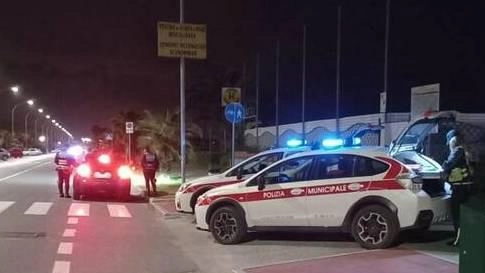 Proseguono serrati i controlli della polizia municipale nei punti della movida Proseguono serrati i controlli della polizia municipale nei punti della movida