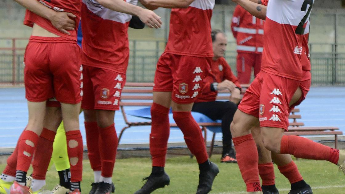 https://www.lanazione.it/image-service/view/acePublic/alias/contentid/M2Y3N2I4NWItMTc0MS00/0/pareggio-e-saluti-a-tutti-grifone-niente-playoff.jpeg?f=16:9&w=1200&h=630