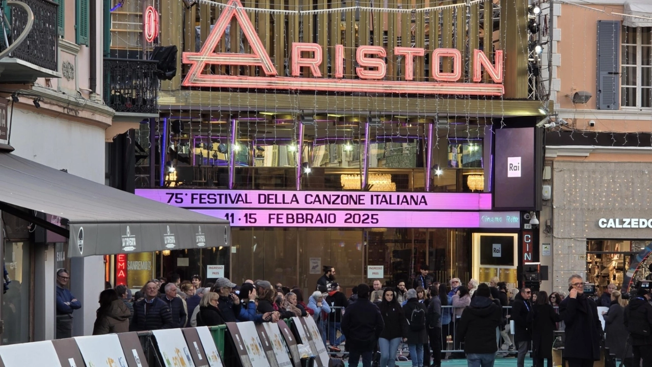 Il teatro Ariston (Ansa) Il teatro Ariston (Ansa)