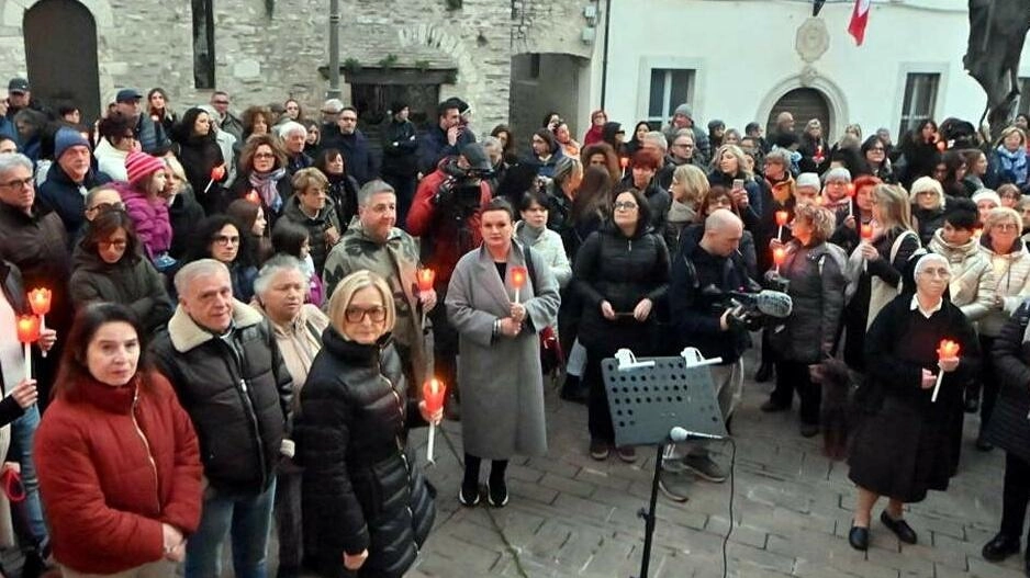 Laura Papadia, 37 anni, è stata uccisa in camera dal marito Gianluca Romita. Sabato la fiaccolata per ricordarla